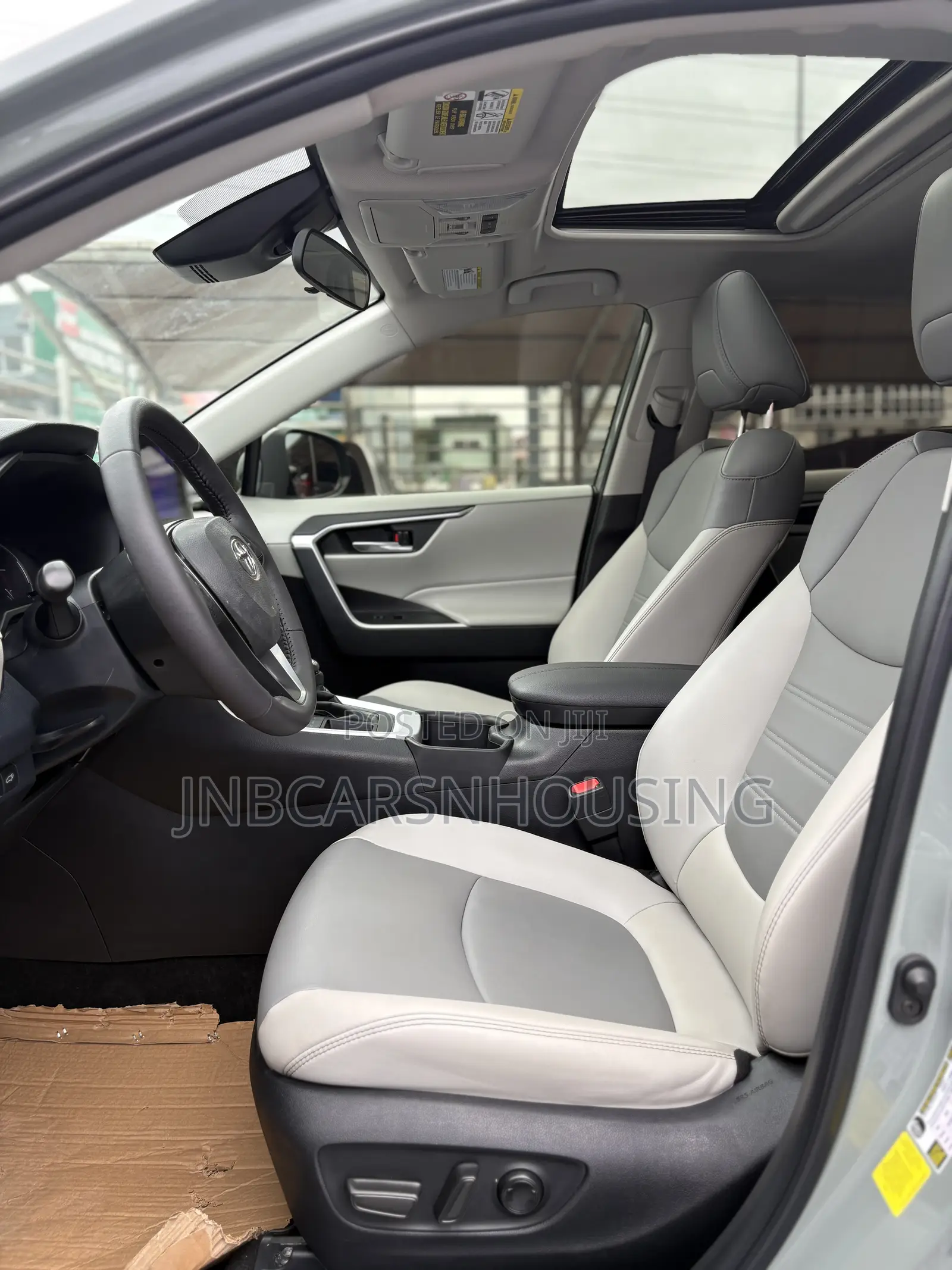 Toyota RAV4 XLE Premium FWD 2023 Gray