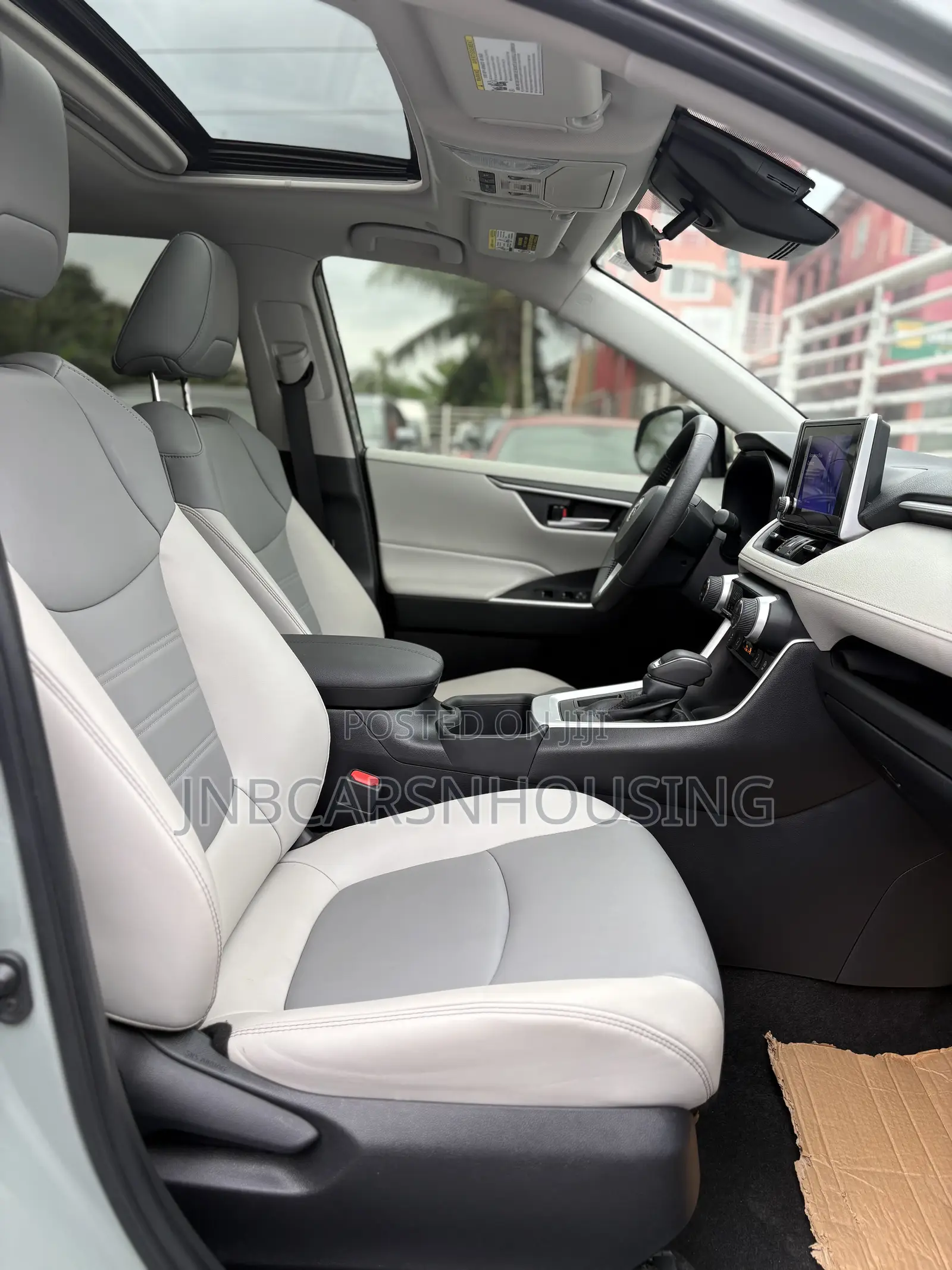 Toyota RAV4 XLE Premium FWD 2023 Gray