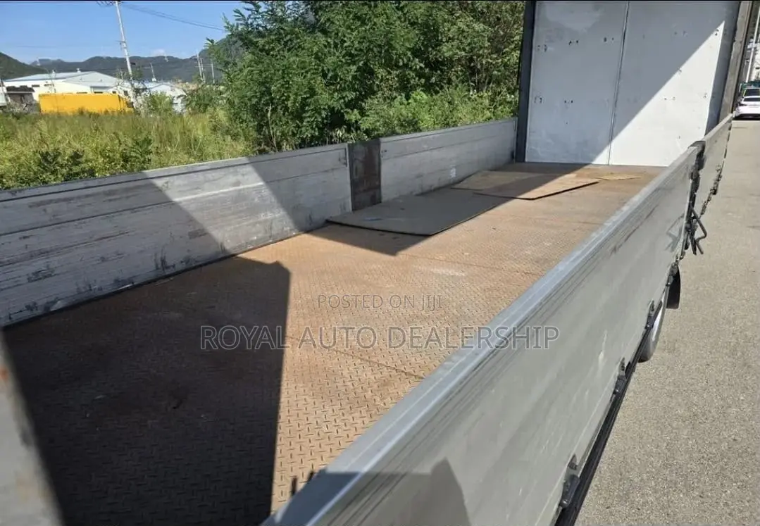 Hyundai 5 Ton Wing Body Truck 2007