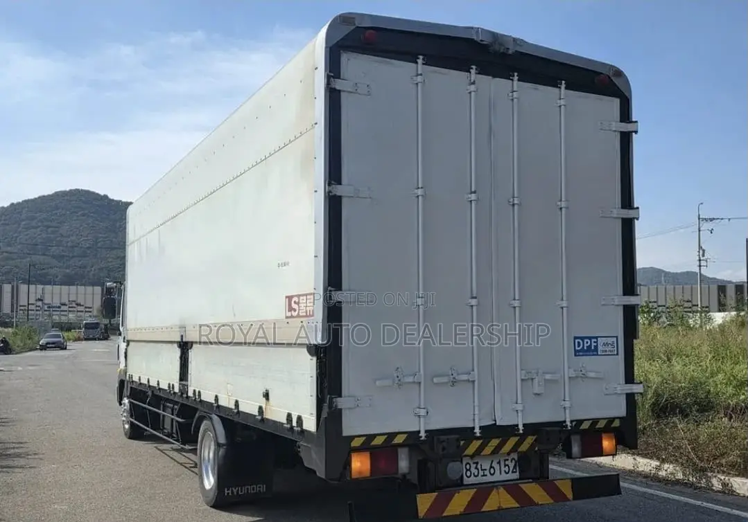 Hyundai 5 Ton Wing Body Truck 2007