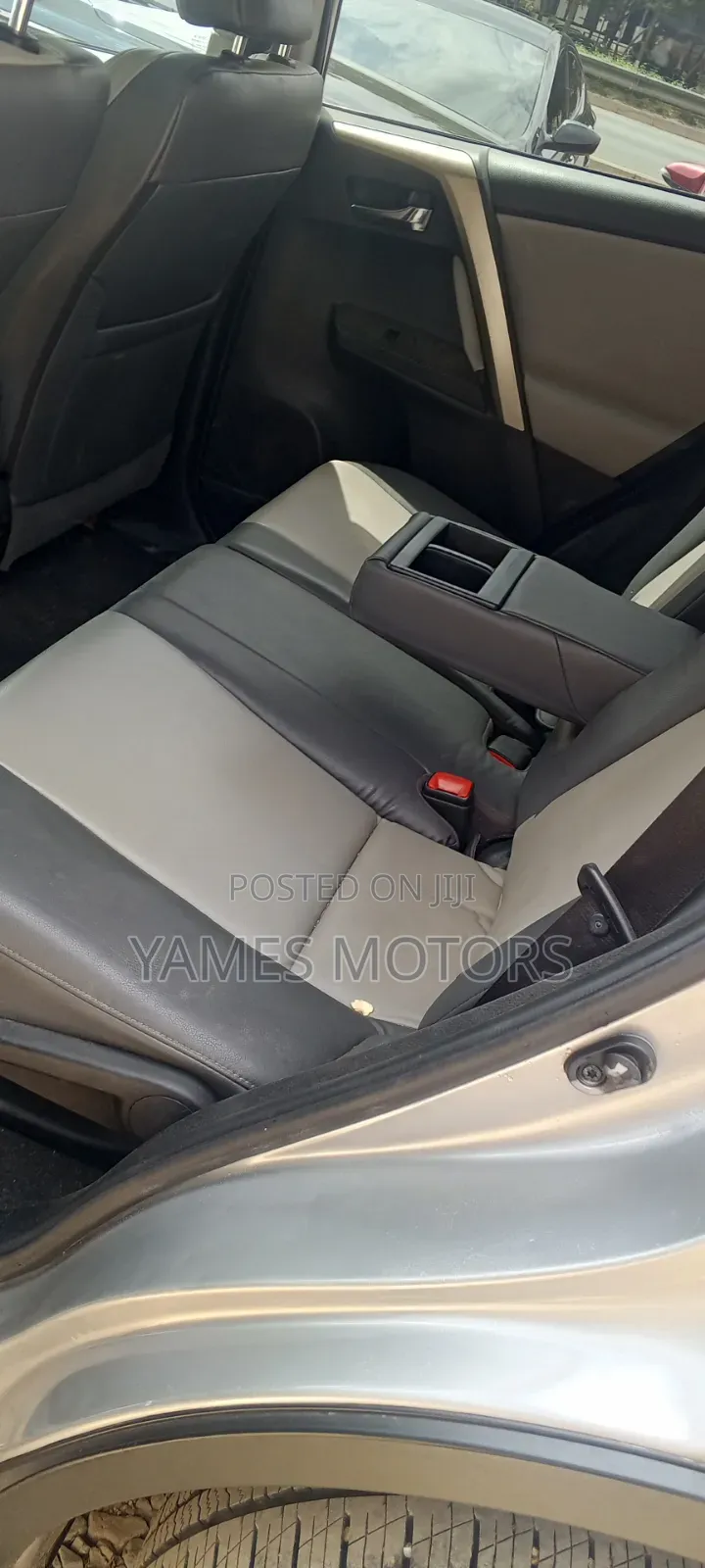 Toyota RAV4 Limited 4dr SUV AWD (2.5L 4cyl 6A) 2015 Silver