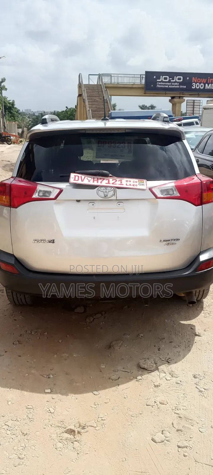 Toyota RAV4 Limited 4dr SUV AWD (2.5L 4cyl 6A) 2015 Silver