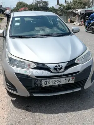Toyota Yaris LE Sedan 4dr 2019 Silver