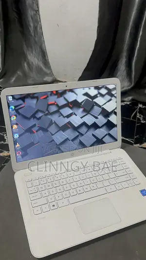 New Laptop HP Stream 11 4GB Intel Celeron HDD 256GB