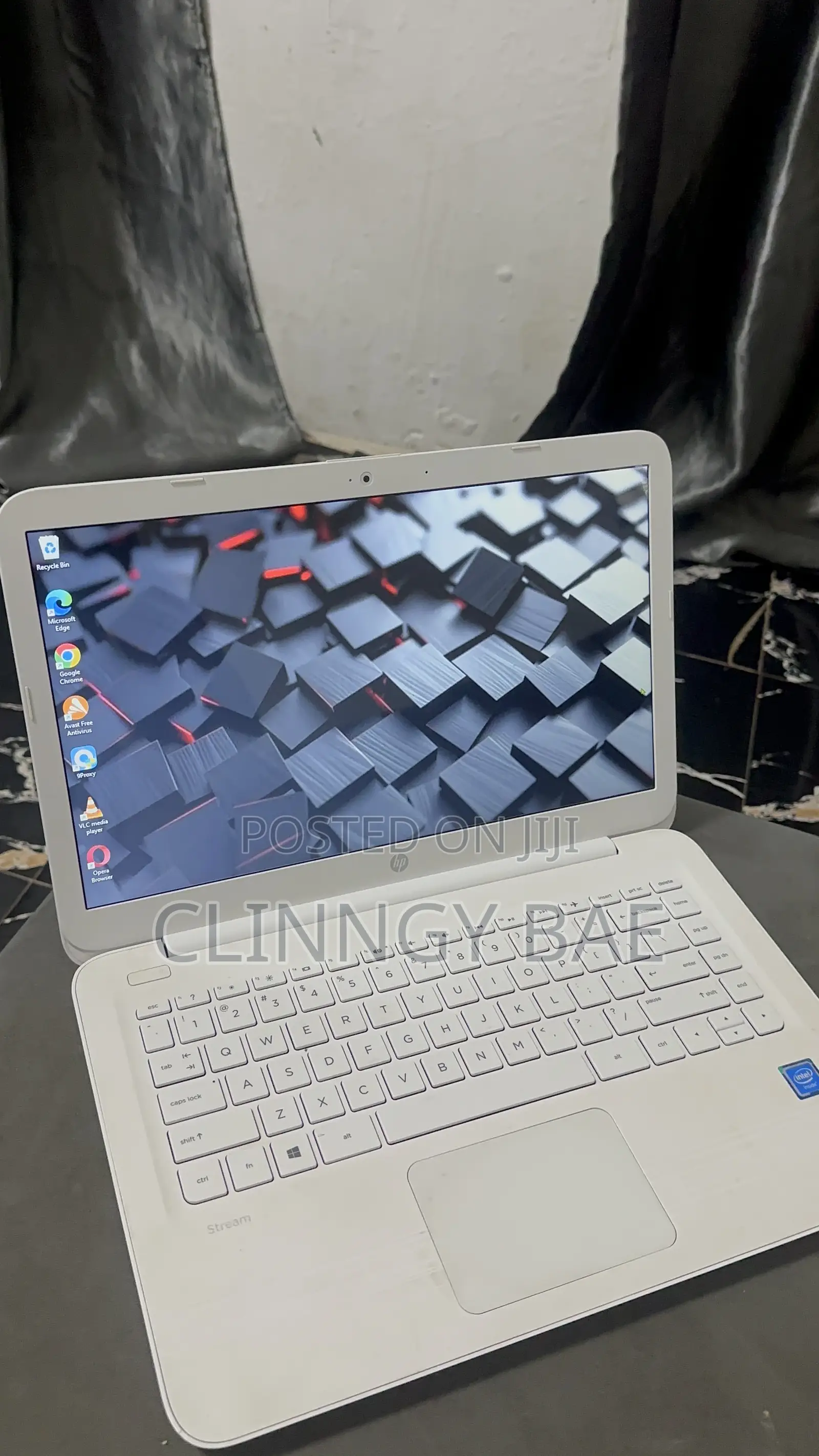 New Laptop HP Stream 11 4GB Intel Celeron HDD 256GB