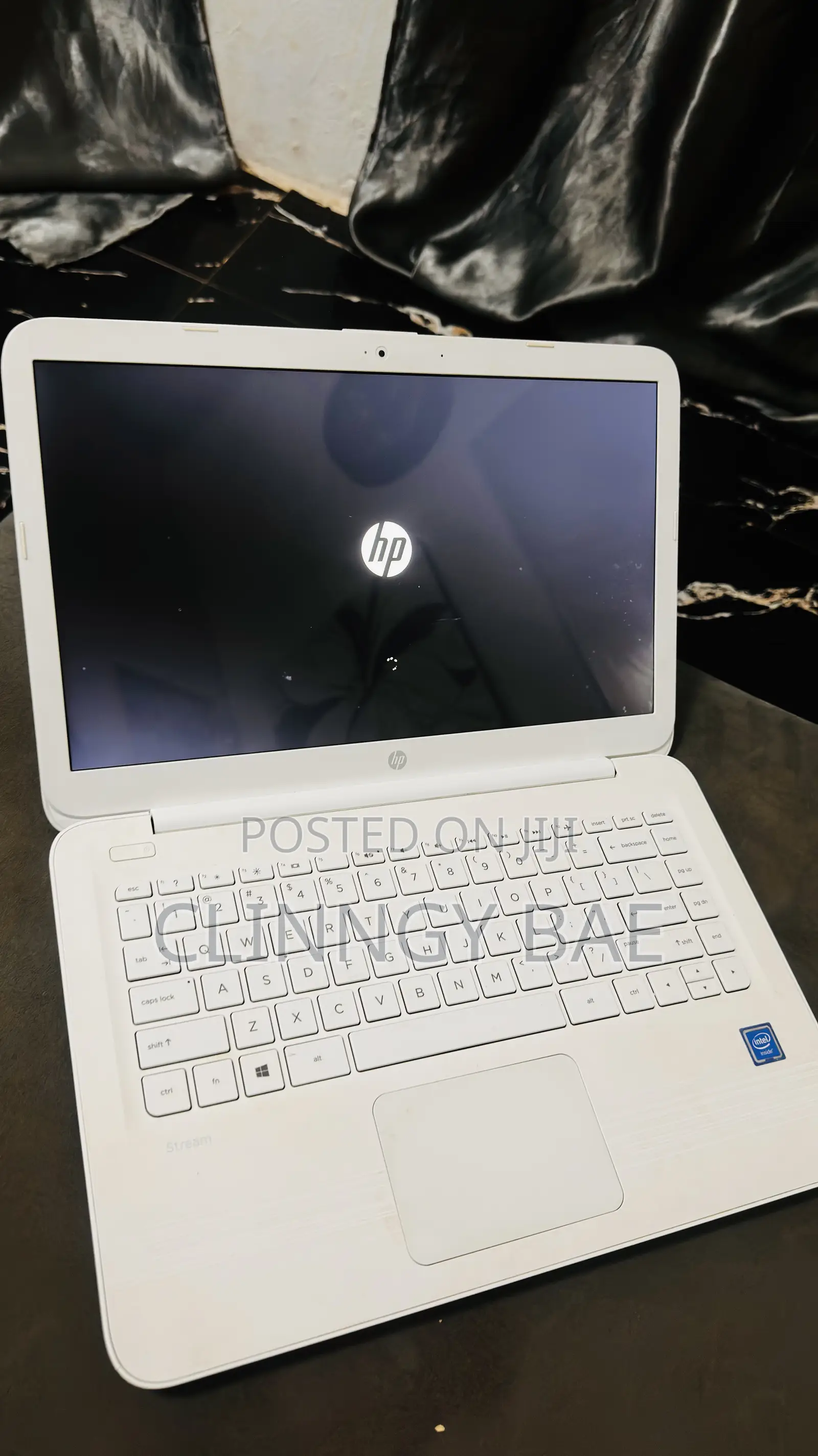 New Laptop HP Stream 11 4GB Intel Celeron HDD 256GB