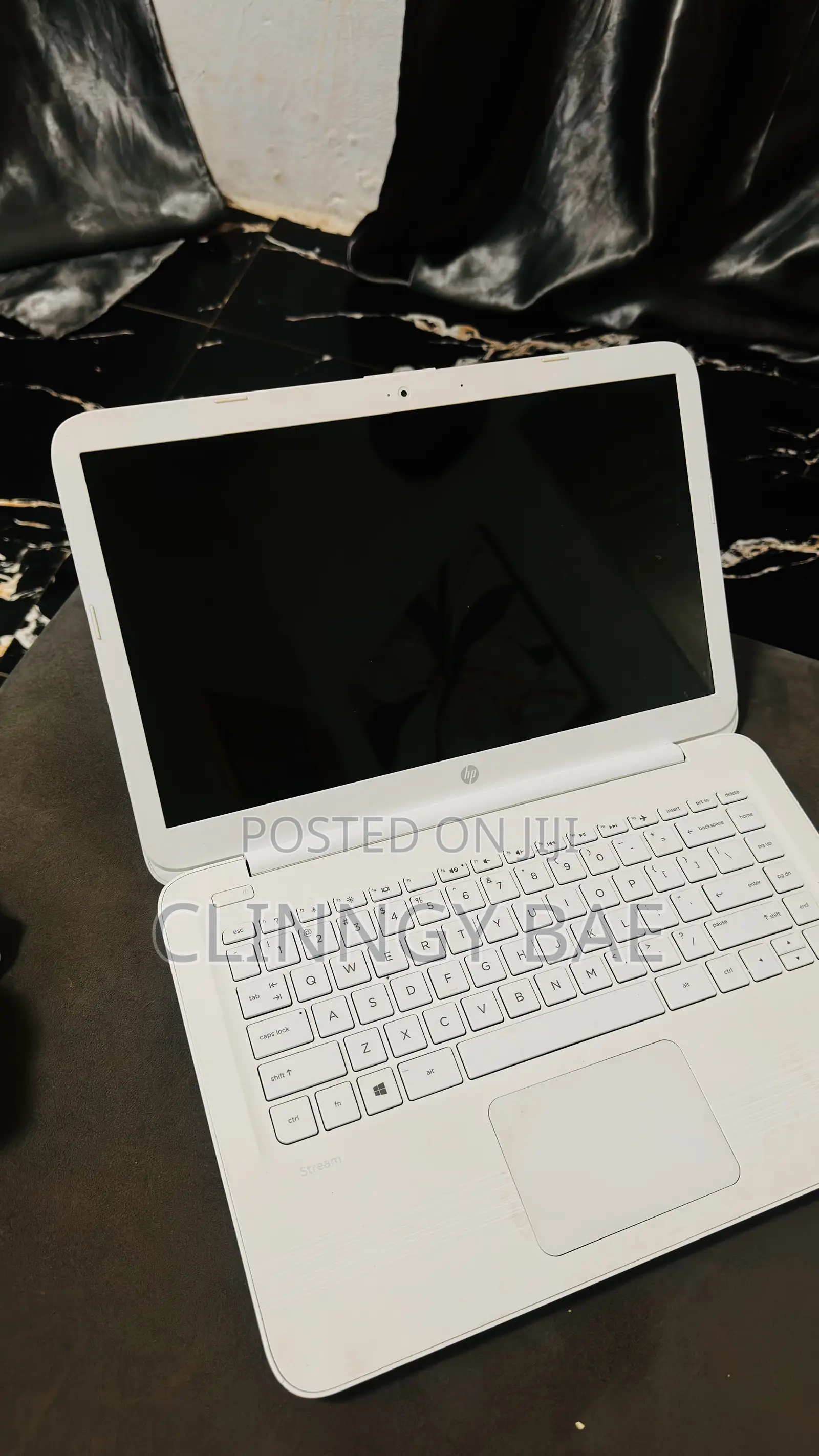 New Laptop HP Stream 11 4GB Intel Celeron HDD 256GB