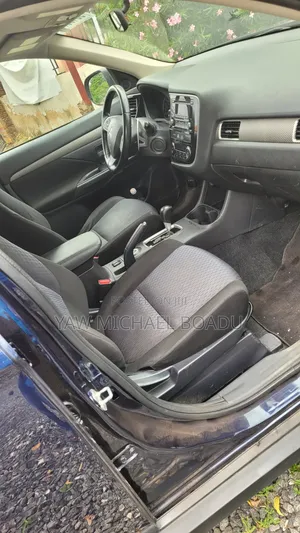 Mitsubishi Outlander 2017 Blue