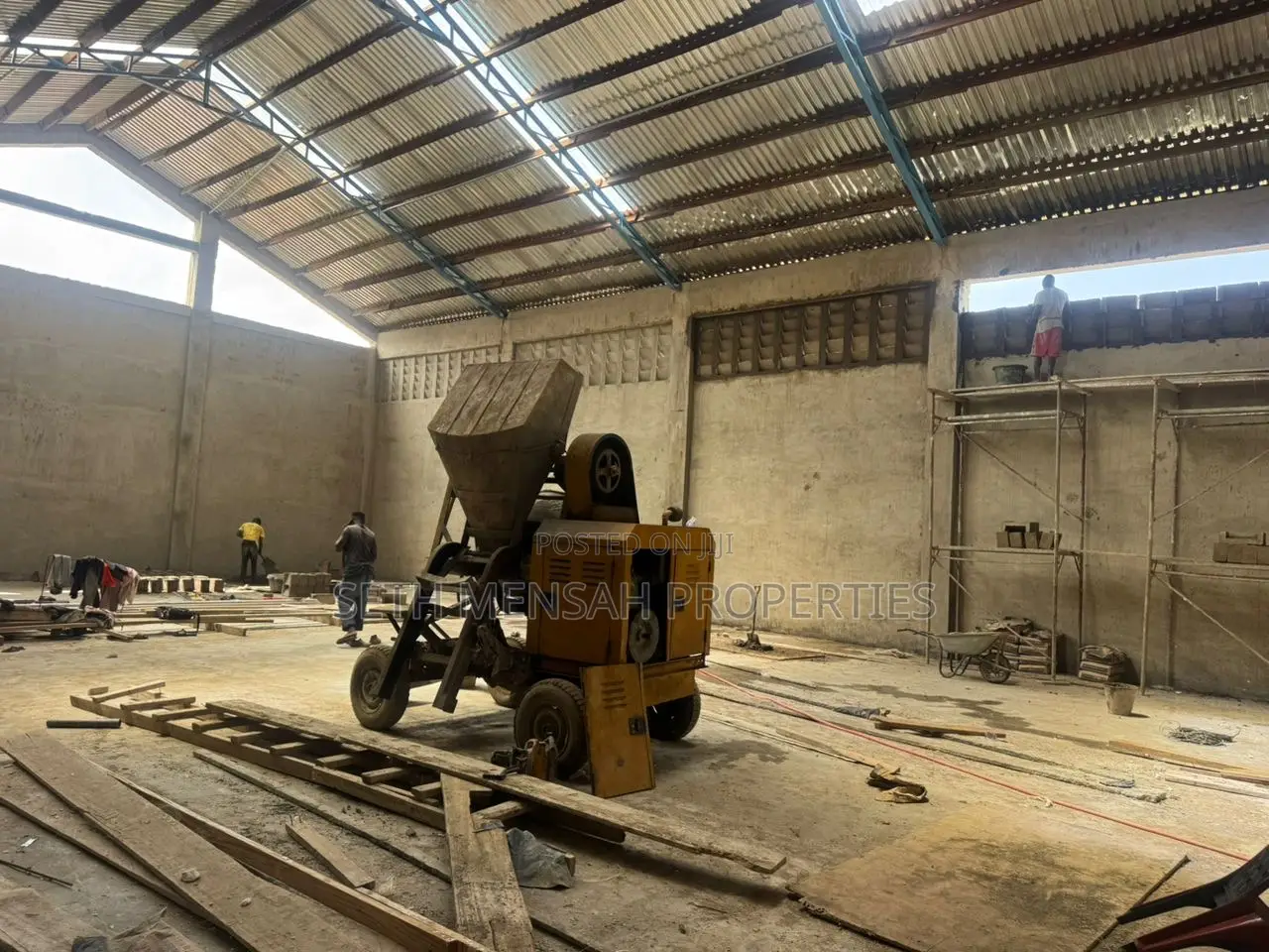 500 Square Meters Warehouse for Rent at Achimota Mile7