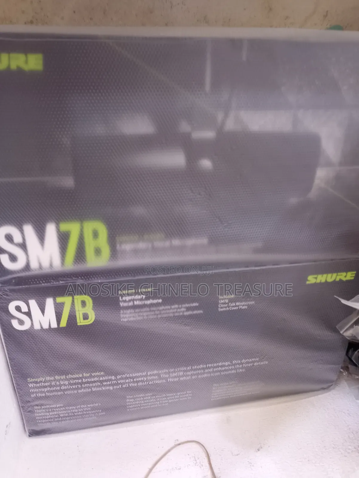 SM7B Professional Dynamic Vocal Microphone.