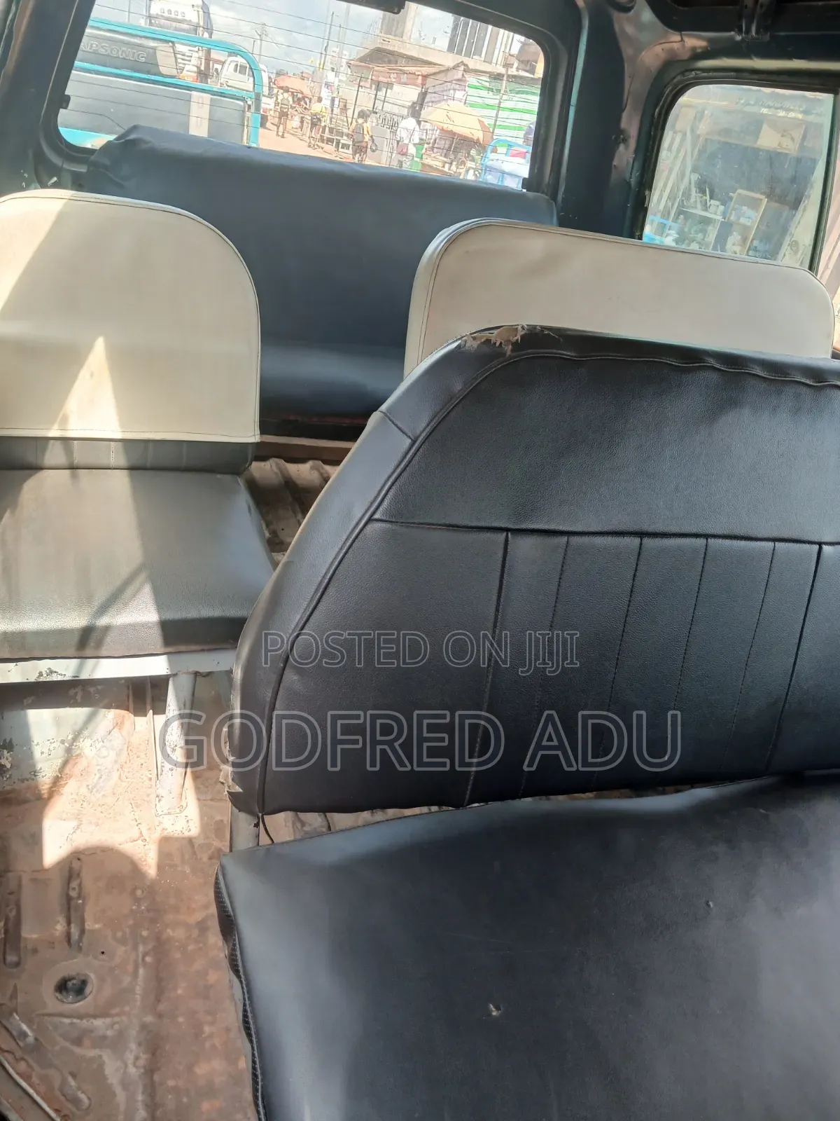 Mitsubishi L300 2016 Blue
