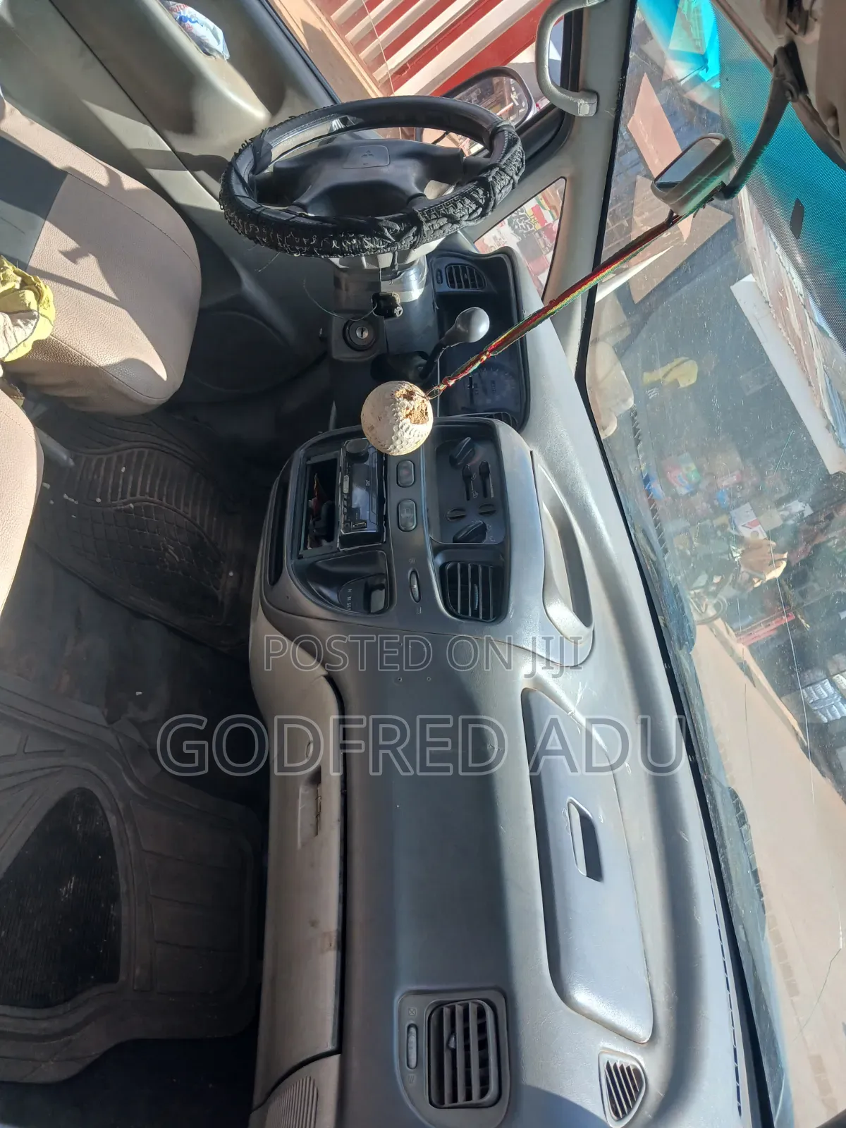 Mitsubishi L300 2016 Blue