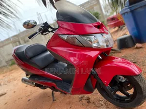Suzuki Burgman 2020 Red