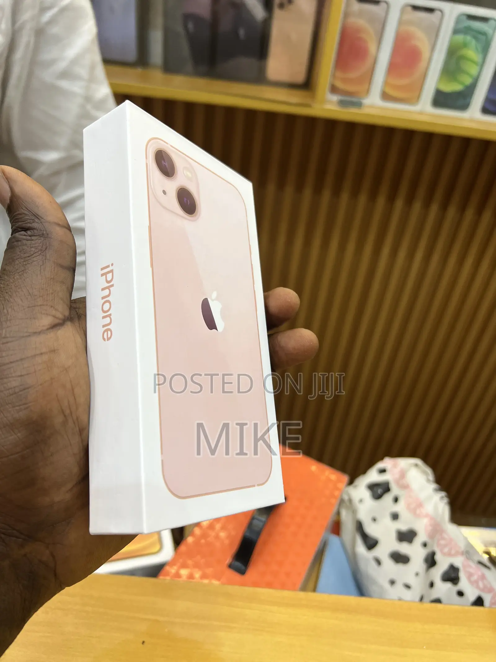 New Apple iPhone 13 128 GB Pink
