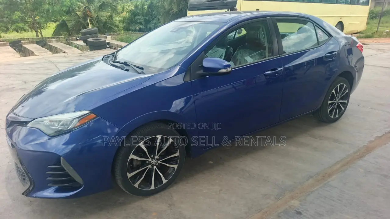 Toyota Corolla SE Special Edition 4dr Sedan (1.8L 4cyl CVT) 2017 Blue