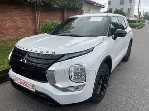 Mitsubishi Outlander SE Launch Edition 2022 White