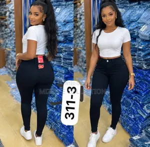 Quality Ladies Stretchy Black Jeans in 28-36