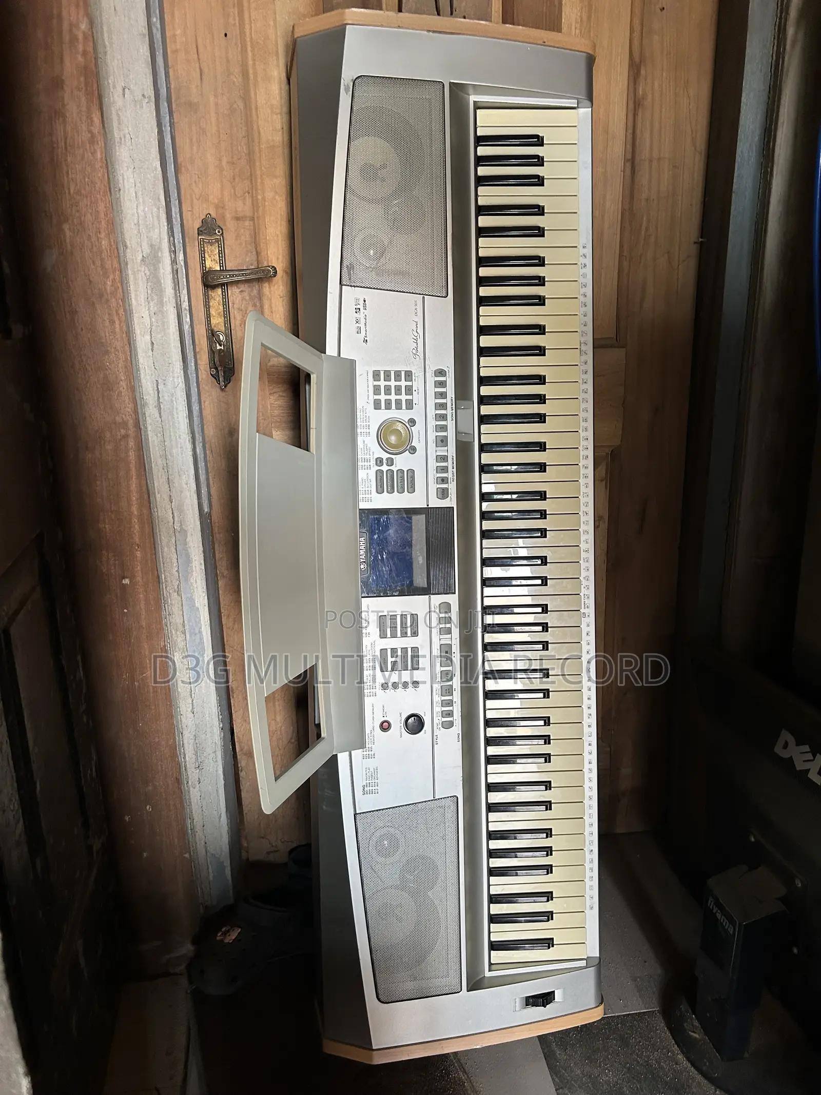 Yamaha DGX 505