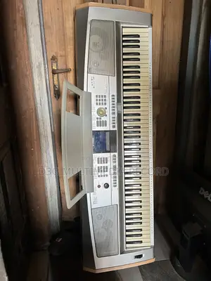 Yamaha DGX 505