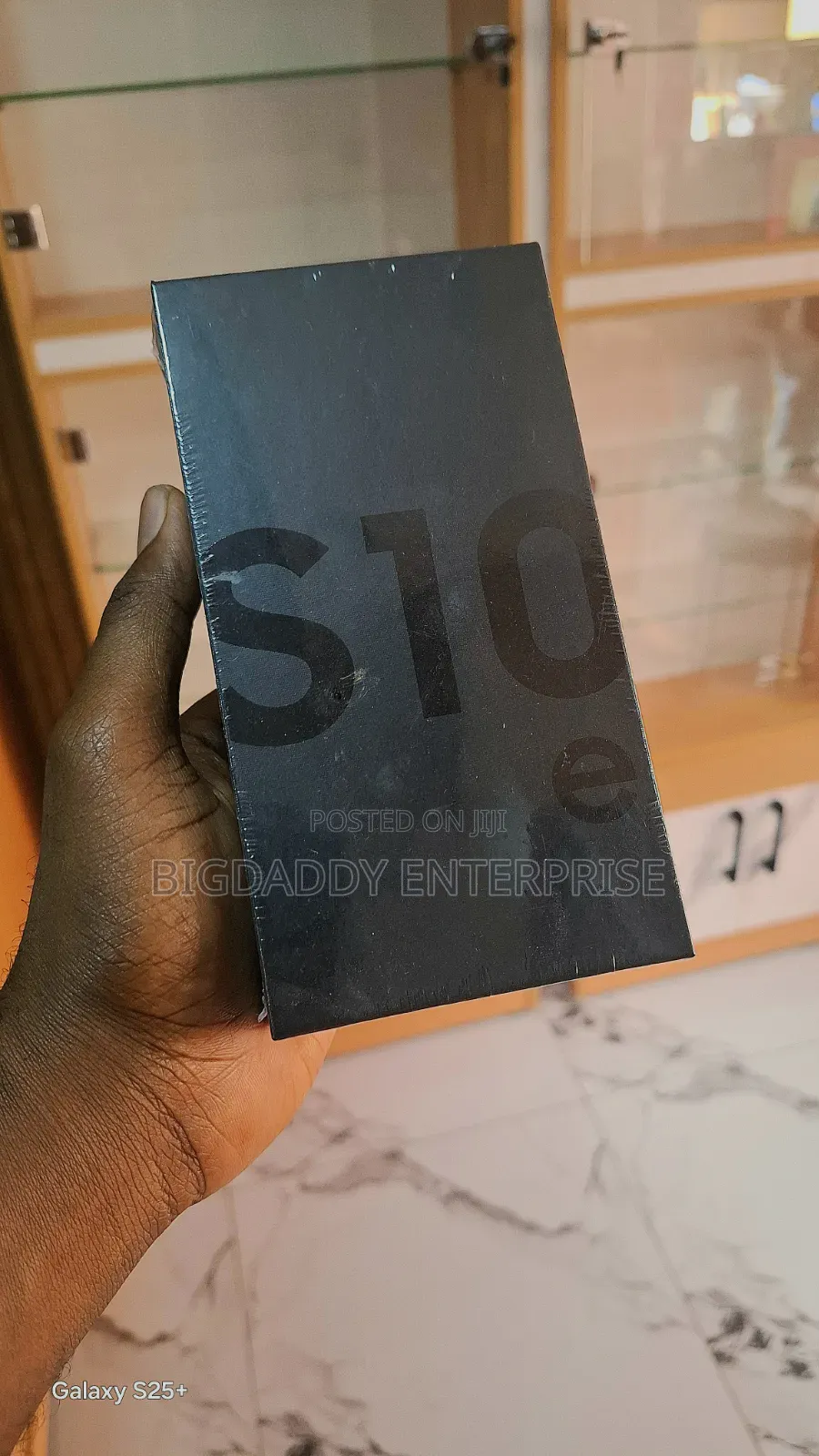 New Samsung Galaxy S10 128 GB Black