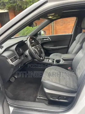 Mitsubishi Outlander 2022 White