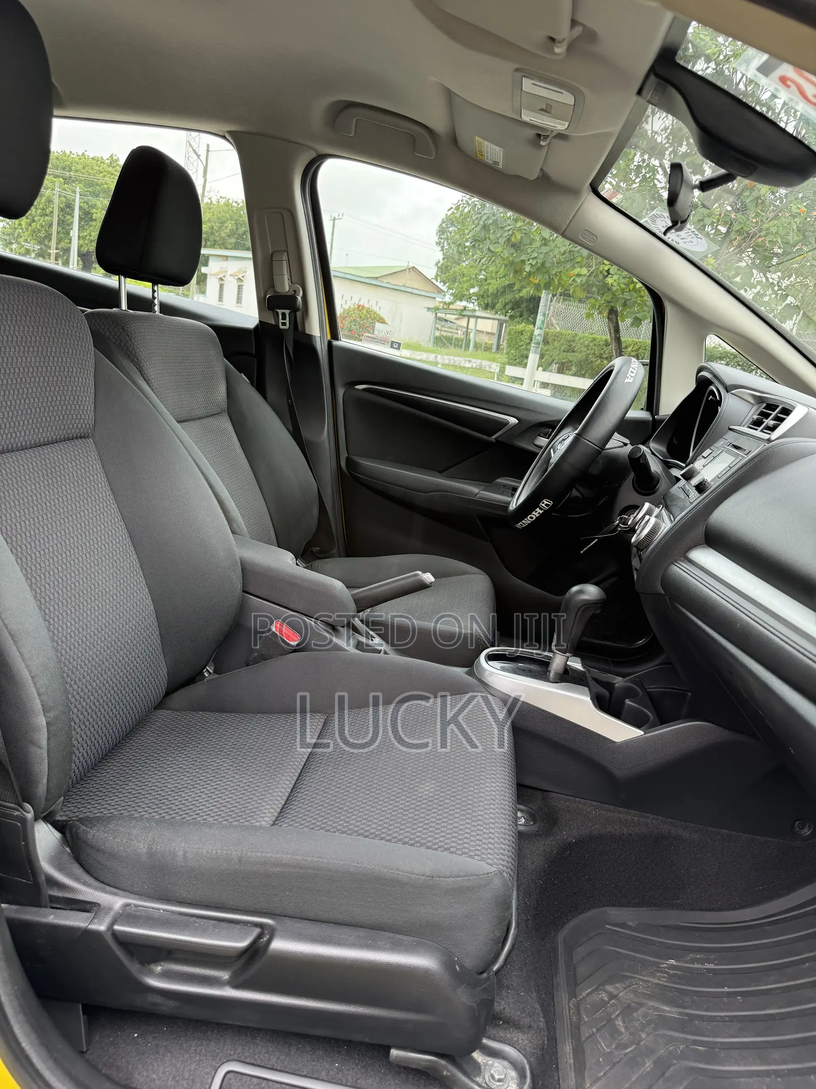 Honda Fit LX 2018 Yellow