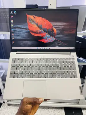 Laptop Lenovo ThinkBook 15 12GB AMD Ryzen 3 SSD 256GB