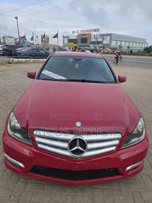 Mercedes-Benz C250 2013 Red