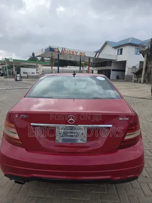 Mercedes-Benz C250 2013 Red