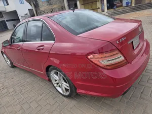 Mercedes-Benz C250 2013 Red