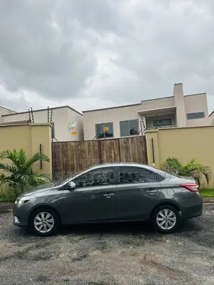 Toyota Yaris 2015 Gray