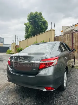 Toyota Yaris 2015 Gray
