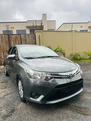 Toyota Yaris 2015 Gray