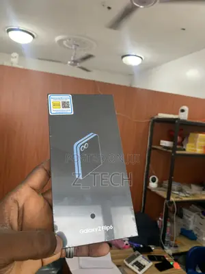 New Samsung Galaxy Z Flip6 256 GB Black