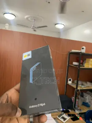 New Samsung Galaxy Z Flip6 256 GB Black