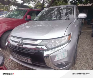 Mitsubishi Outlander 2016 Silver