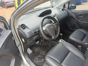 Toyota Yaris 2010 Gray