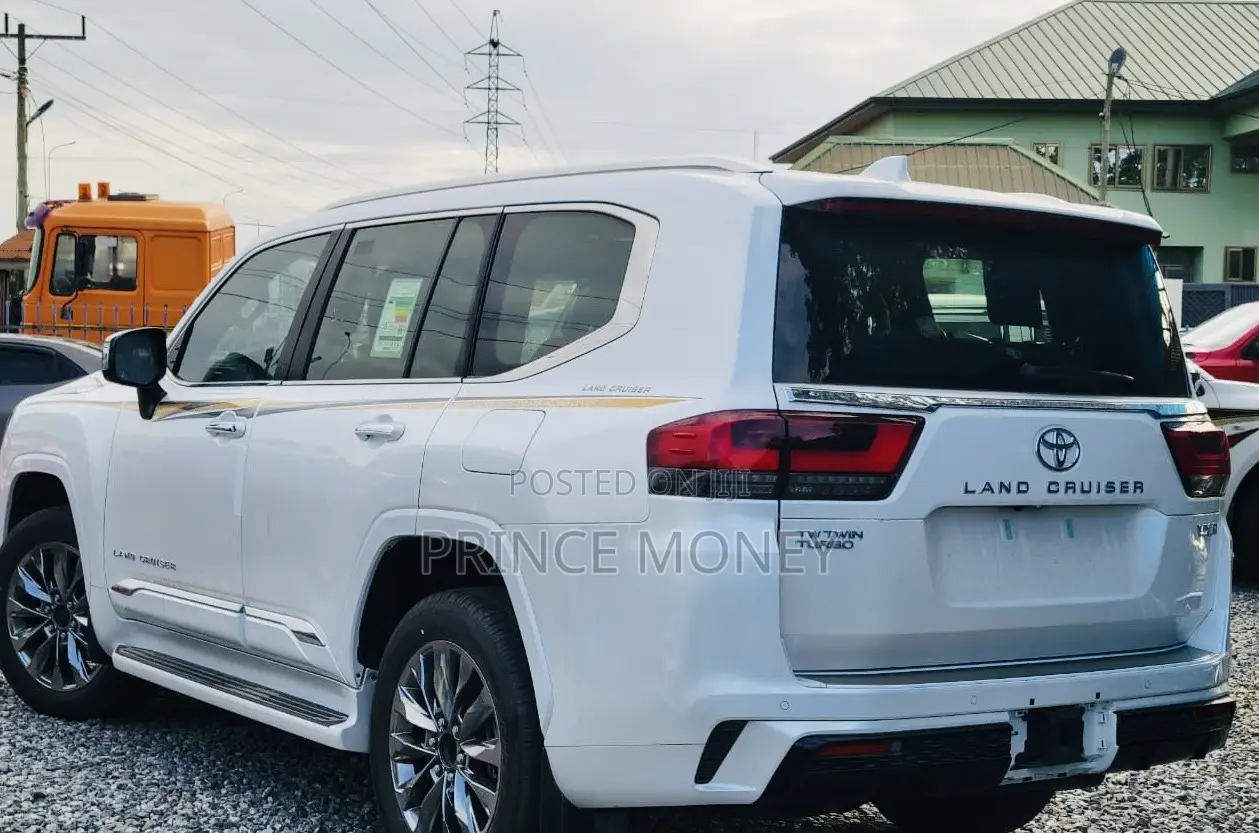 Toyota Land Cruiser 2025 White