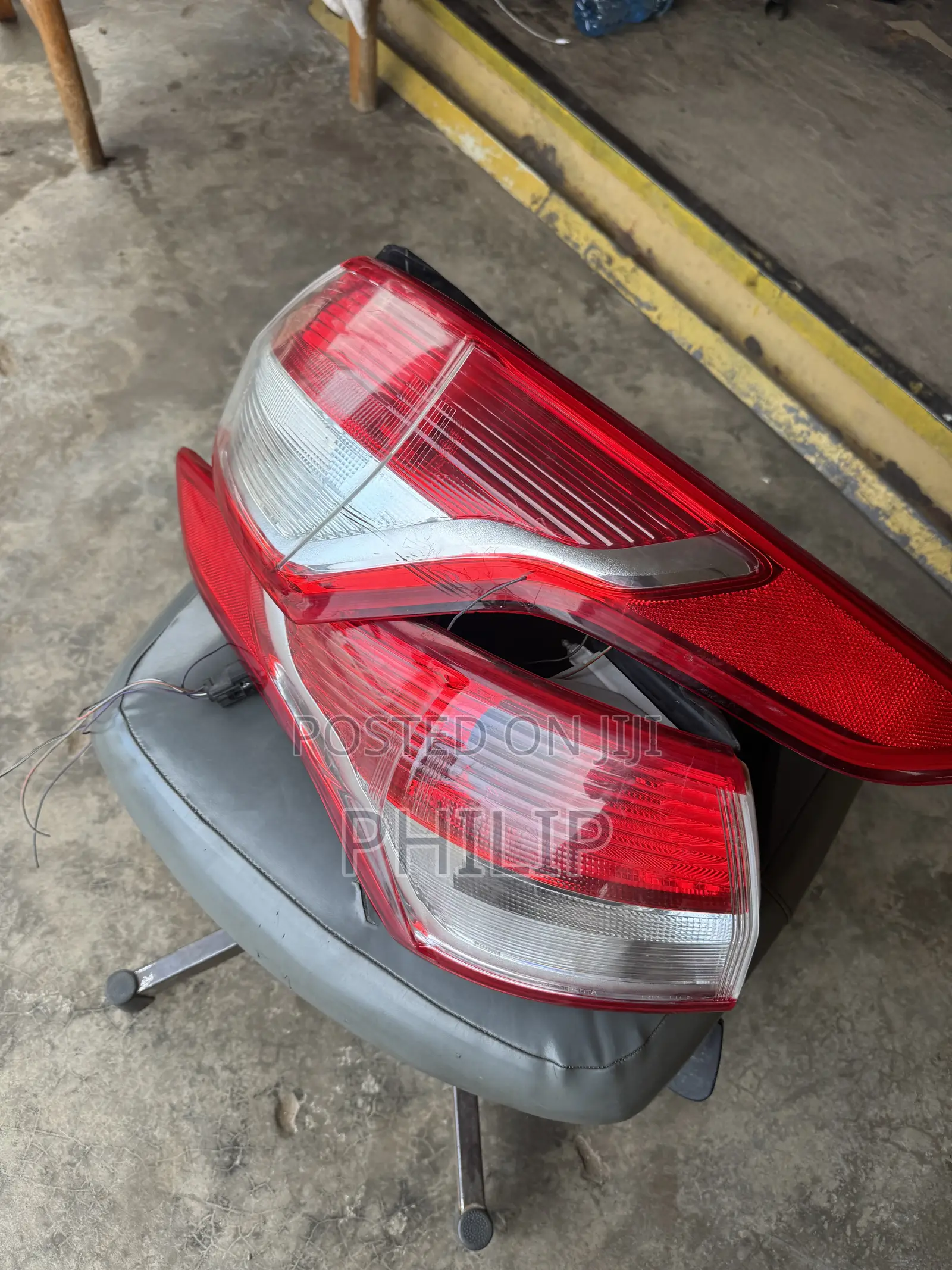Ford Escape 2014 2015 Tail Light Pair