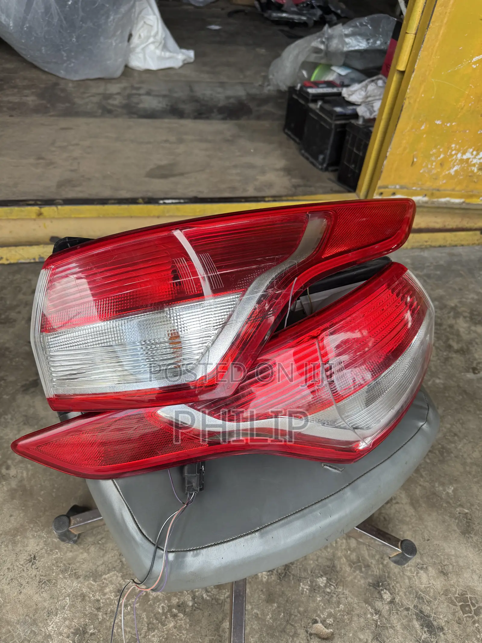 Ford Escape 2014 2015 Tail Light Pair