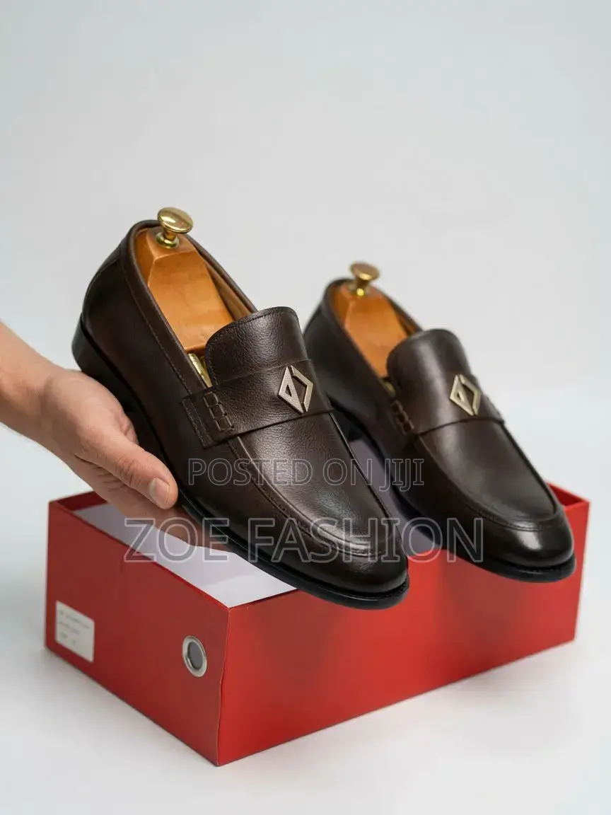 Men's Classic Shoe( Salvatore Ferragamo)