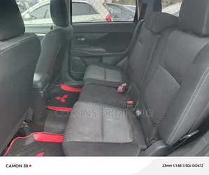Mitsubishi Outlander 2018 Blue