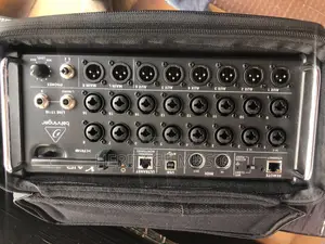 Behringer XR18