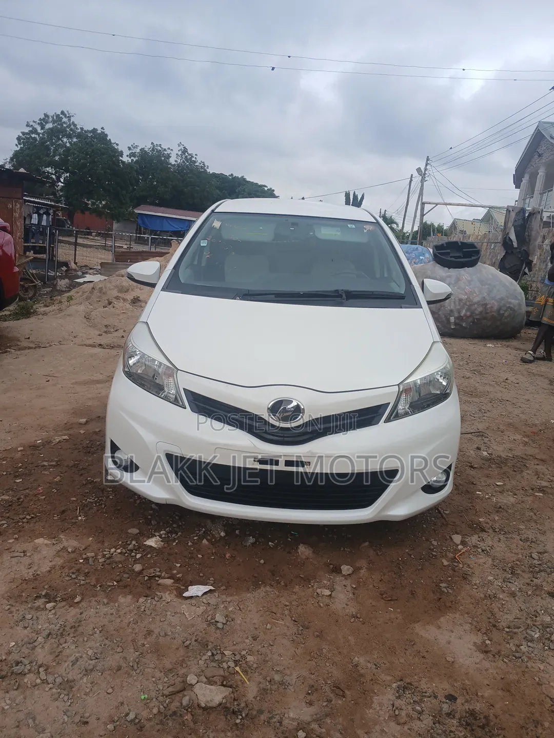 Toyota Vitz 2012 White