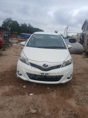 Toyota Vitz 2012 White
