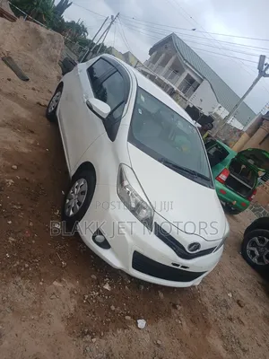 Toyota Vitz 2012 White