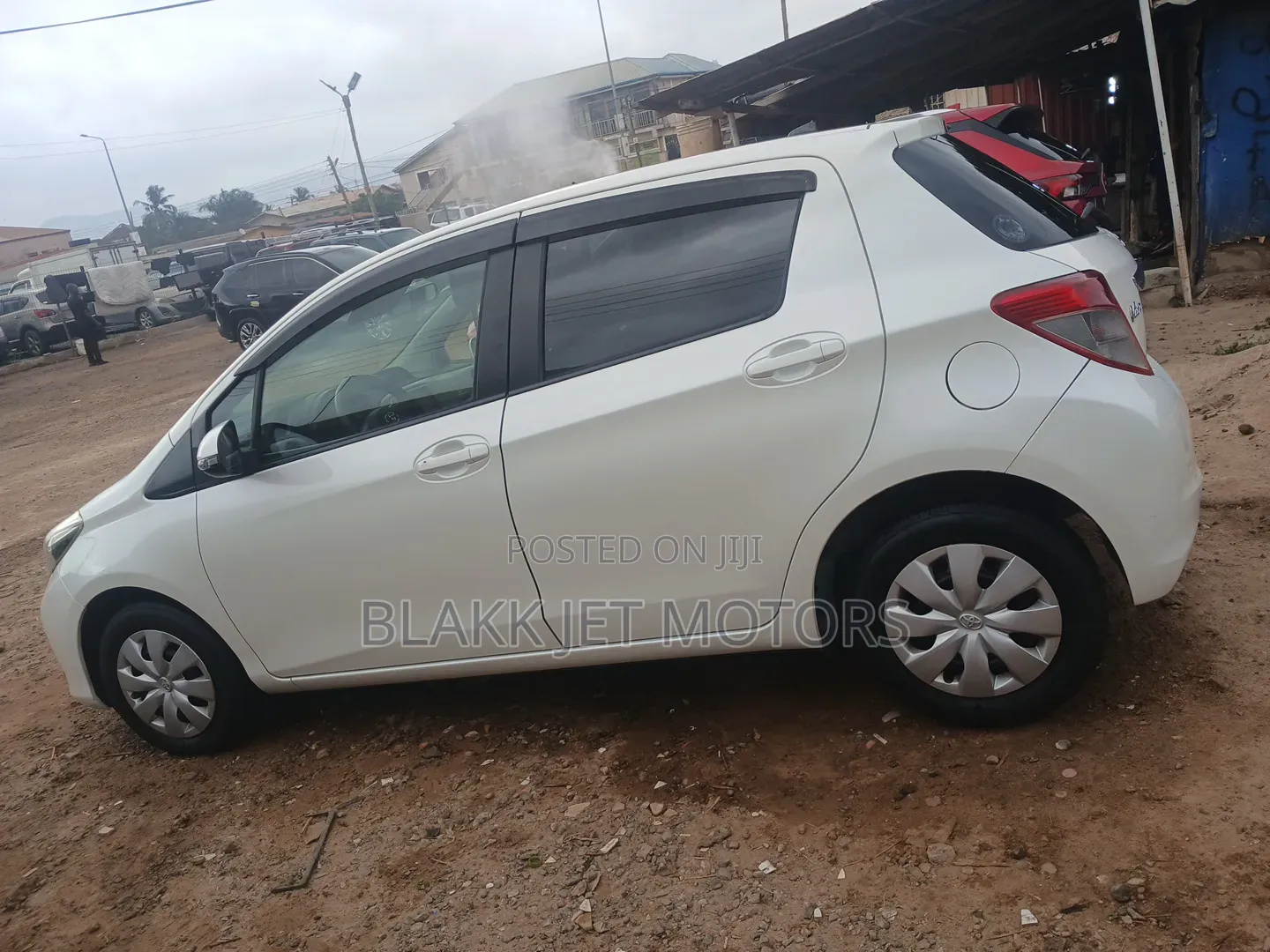 Toyota Vitz 2012 White