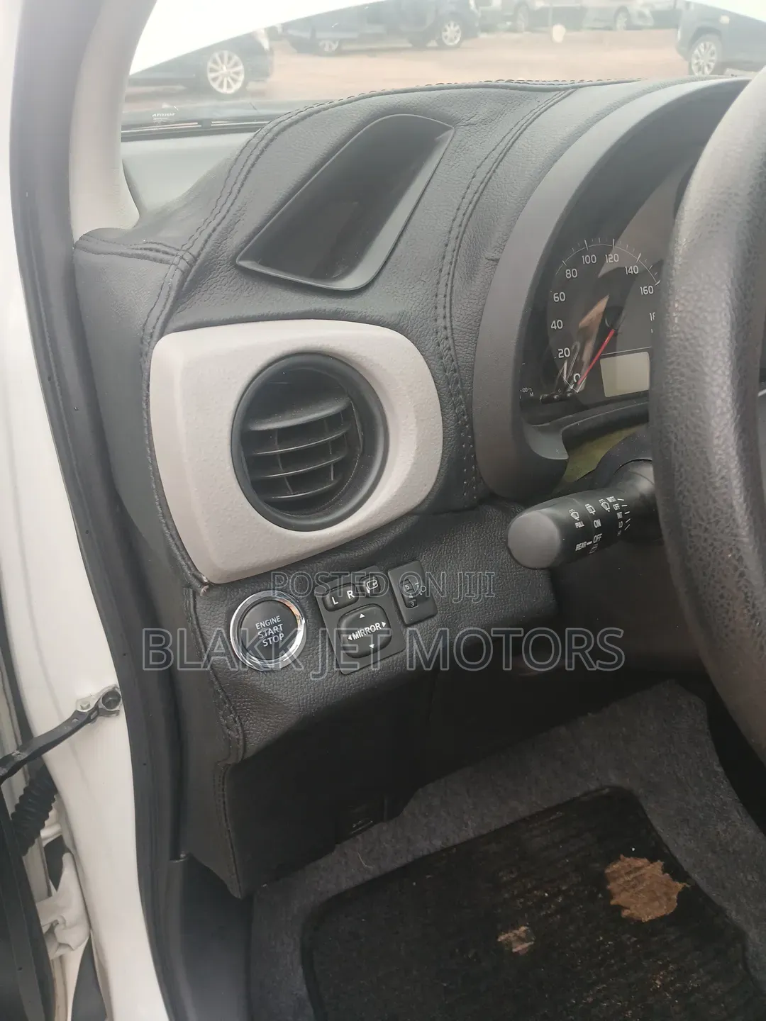 Toyota Vitz 2012 White
