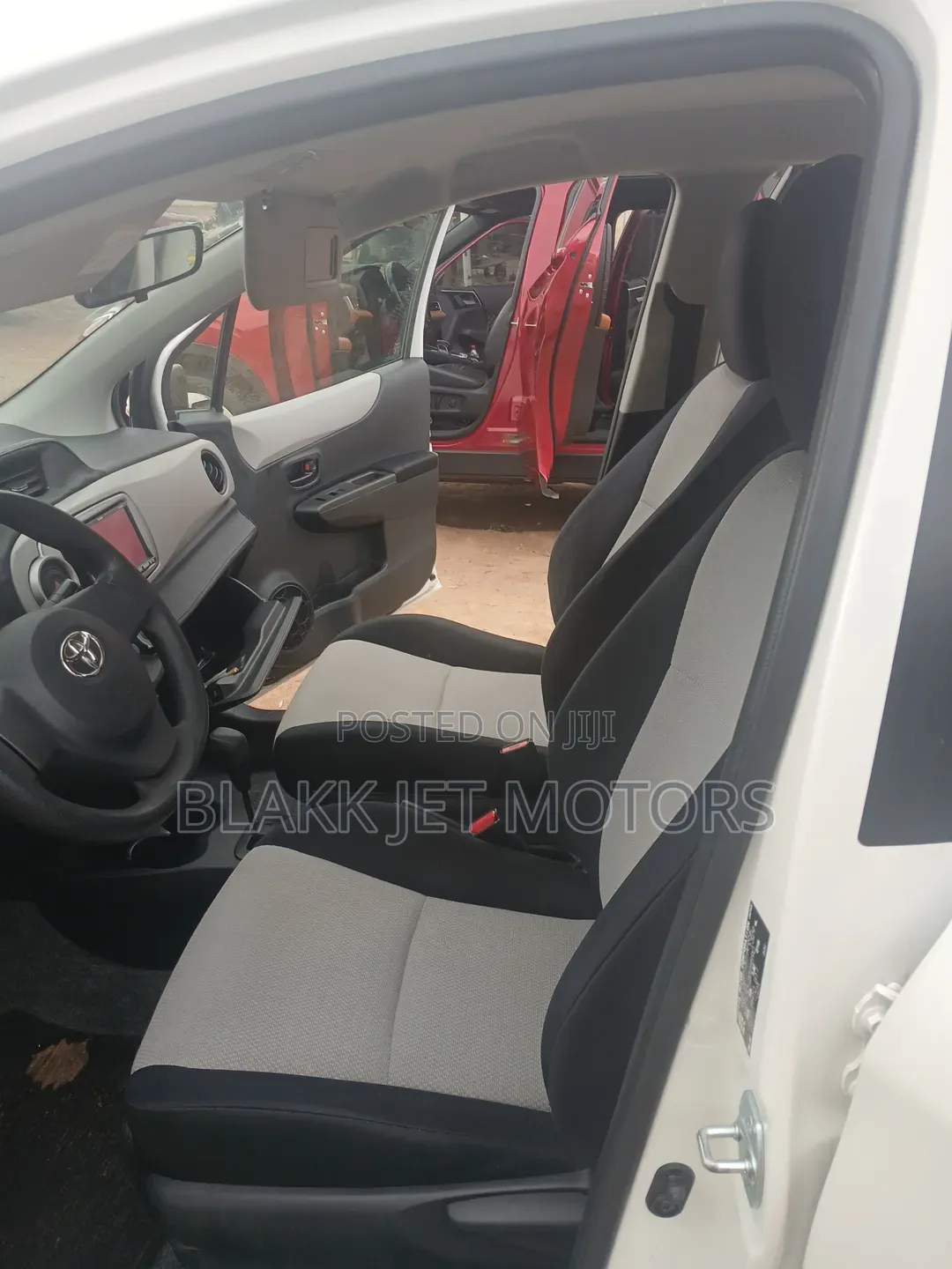 Toyota Vitz 2012 White