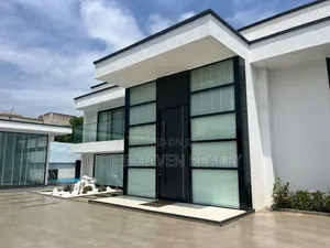 5bdrm House in Airport Hills for sale